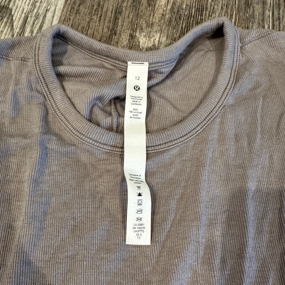 New without tags lululemon hold tight long sleeve - riverstone size 12 - Picture 3 of 7